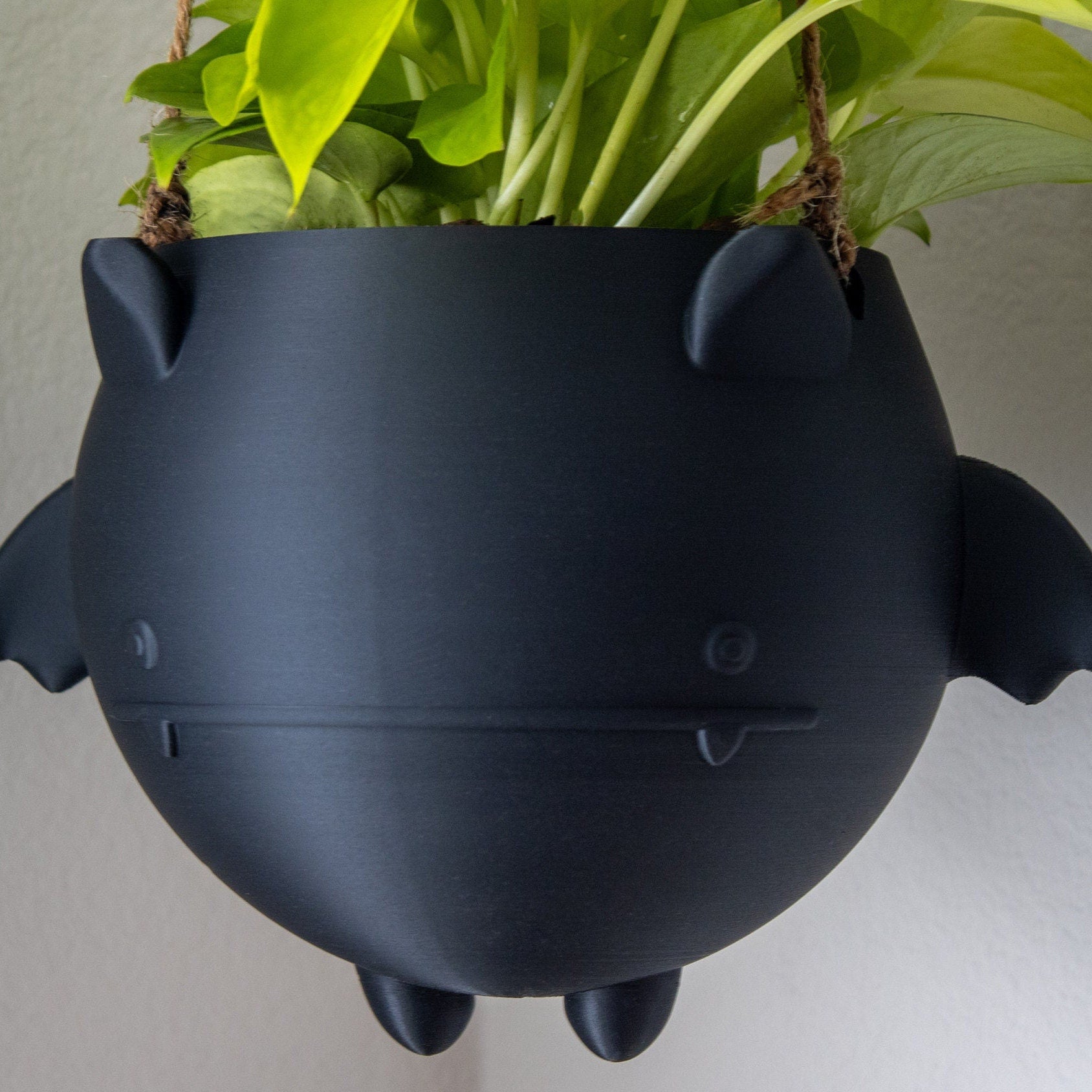 Bat Hanging Planter Pot - Hanging kit included - Flying Bat - Succulent Planter - 3D Printed - Gardening Enthusiasts- Halloween Decor